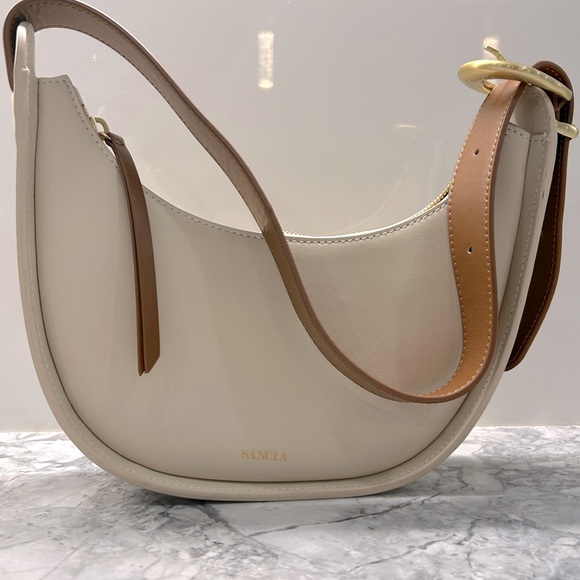 Sancia Yvette Half Moon Bag 🤍🌙 - Picture 4 of 7